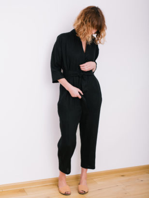 V-neck jumpsuit in black linen | Jumpsuits | Sustainable clothing | OffOn clothing