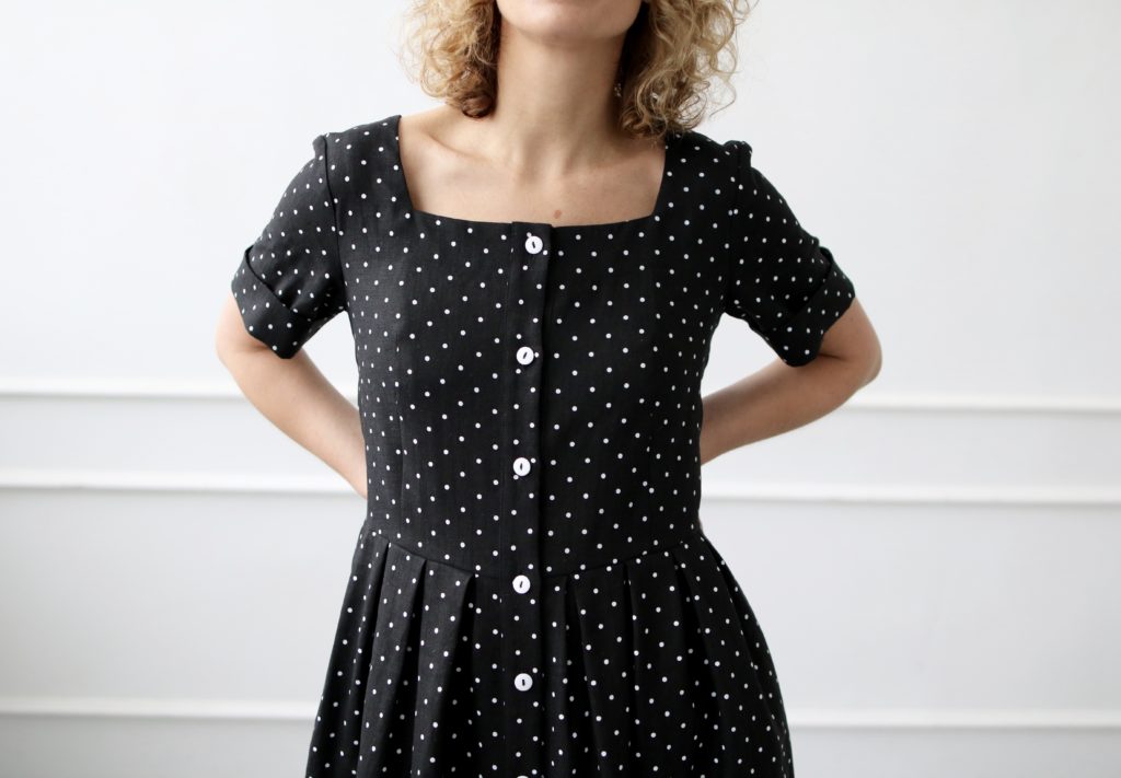 Linen dress in black polka dot – OffOn