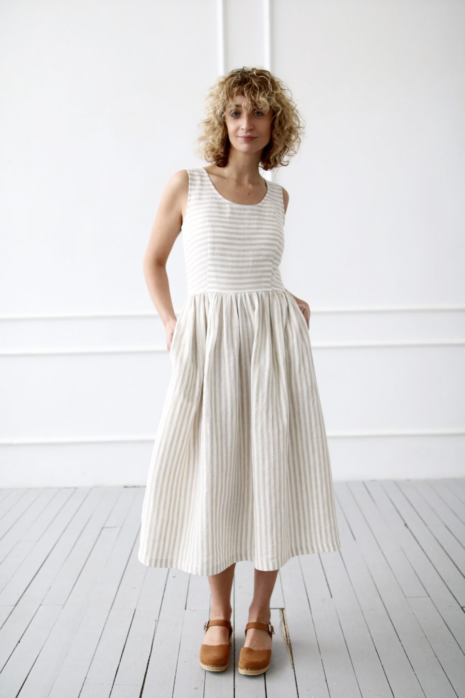 Sleeveless striped linen dress | Dress | Sustainable clothing | OffOn clothing