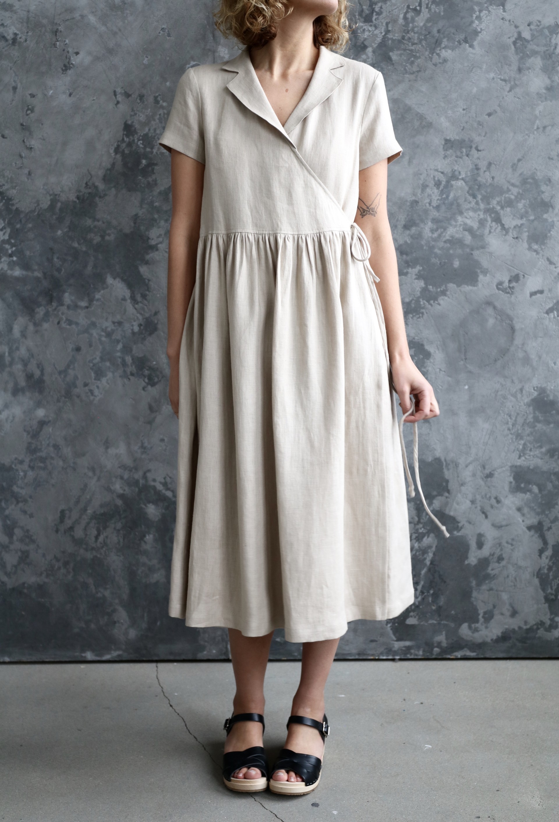 Linen wrap dress in beige – OffOn