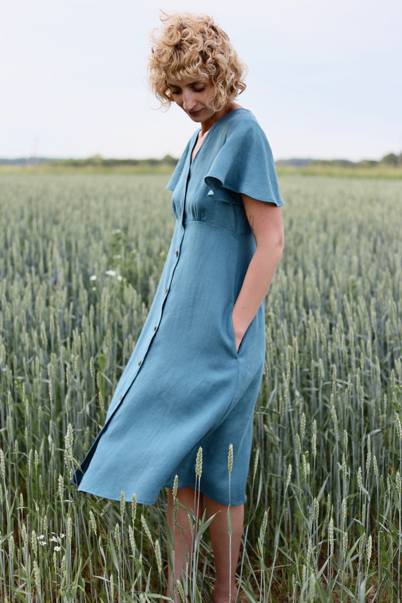 Linen dress with frill sleeves – OffOn