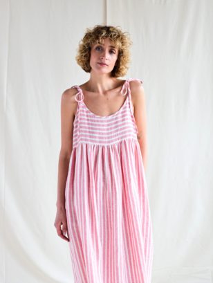 Oversized ruffled linen dress | Dress | Sustainable clothing | OffOn clothing
