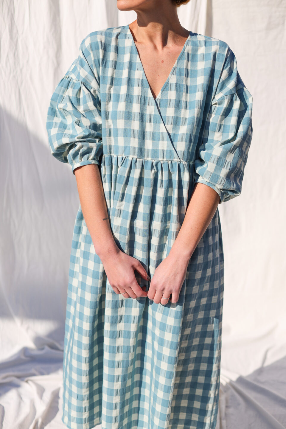 Mint seersucker checks V-neckline dress | Dress | Sustainable clothing | OffOn clothing