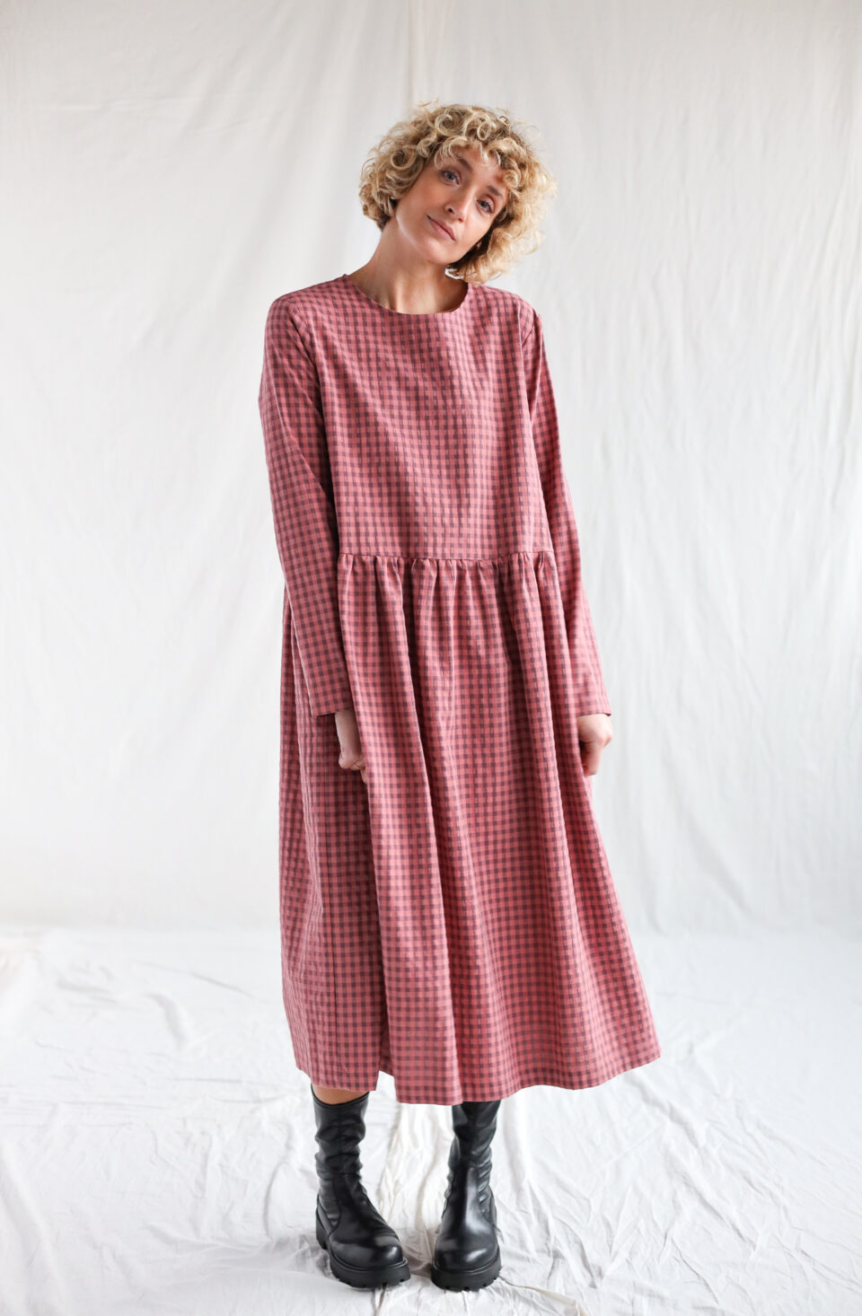 Long sleeve loose fit gingham seersucker dress MILANA | Dress | Sustainable clothing | OffOn clothing