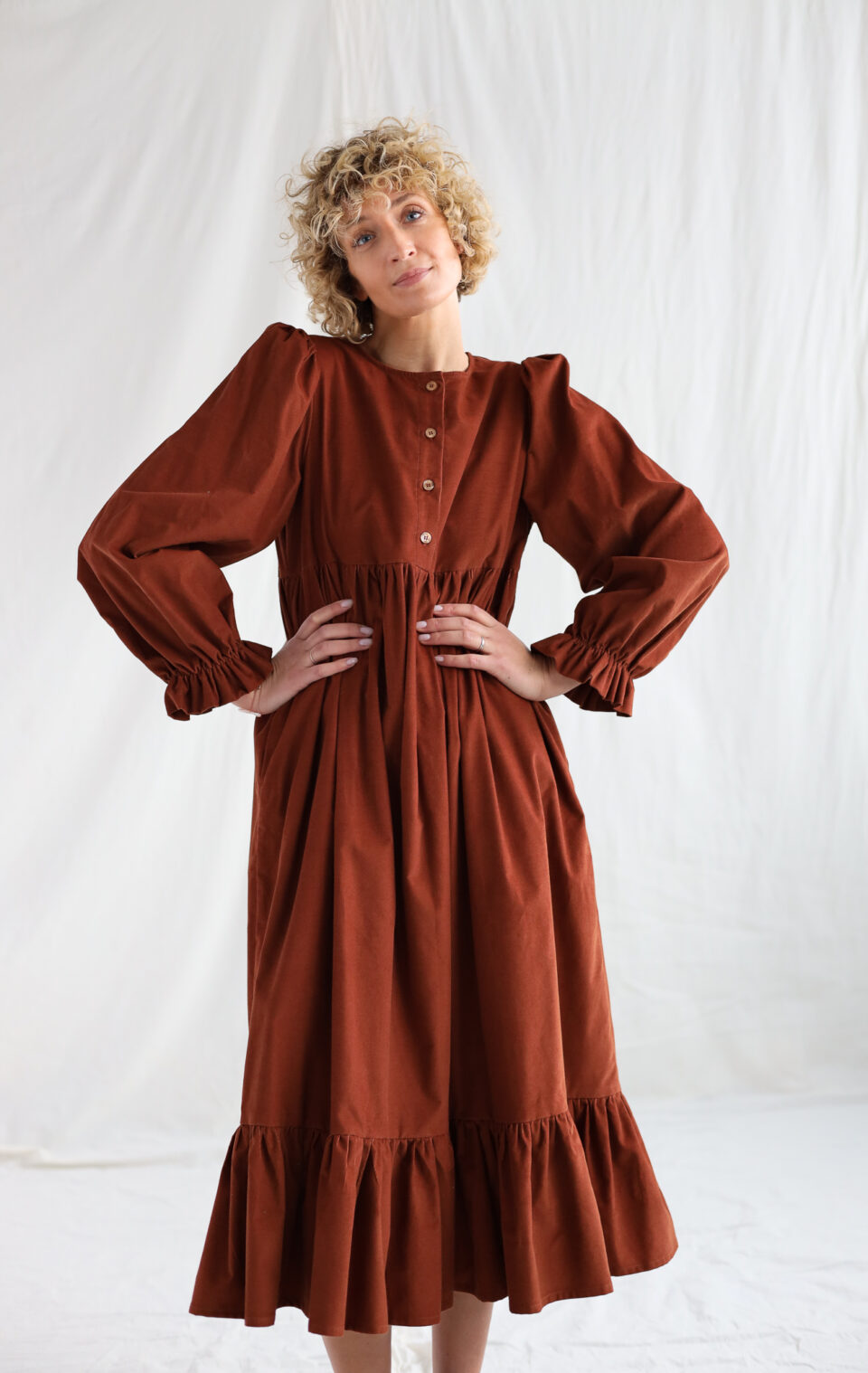 Needlecord long sleeve dress in brick color | Dress | Sustainable clothing | OffOn clothing