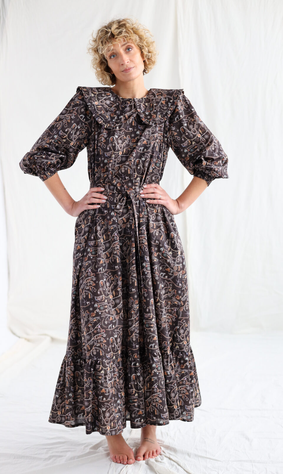 Large collar maxi vintage chain print dress AUBREY | Dress | Sustainable clothing | OffOn clothing