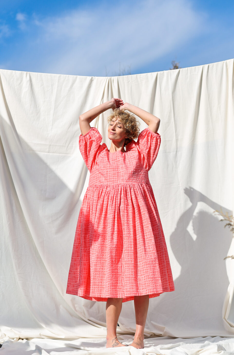 Reversible oversized coral crinkle cotton summer dress| Dress | Sustainable clothing | OffOn clothing