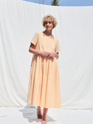 Seersucker oversized dress SANTA in vanilla checks | Dress | Sustainable clothing | OffOn clothing