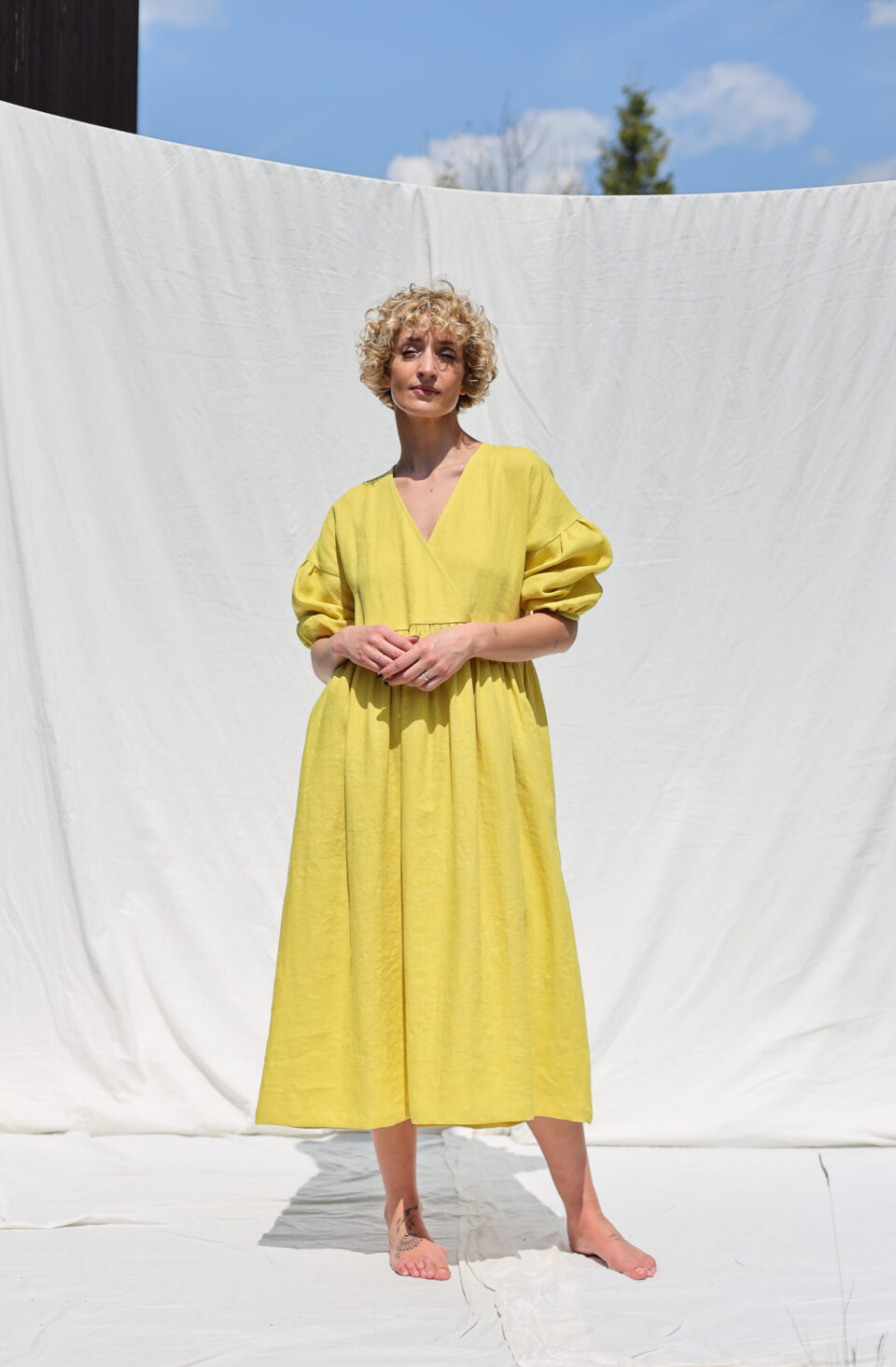 Linen loose fit V-neck puffy sleeve dress | Dress | Sustainable clothing | OffOn clothing