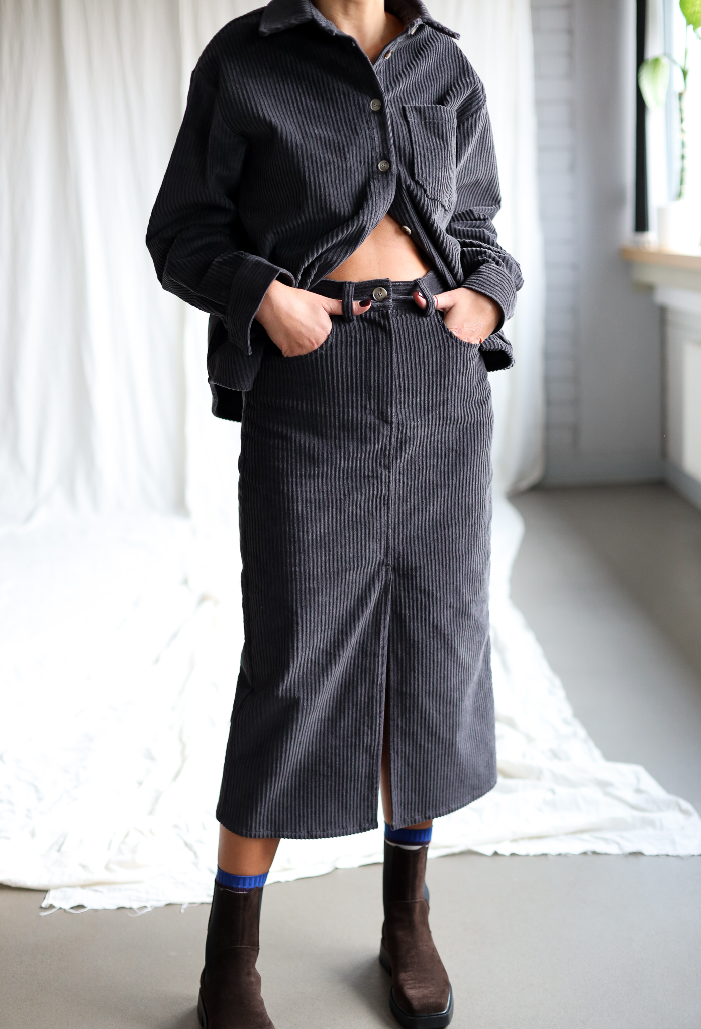 Charcoal grey wide cord pencil skirt – OffOn