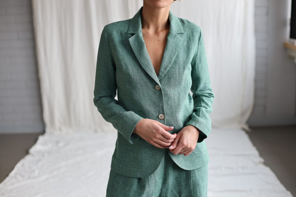 Fitted silhouette elegant linen blazer | Blazer | Sustainable clothing | OffOn clothing