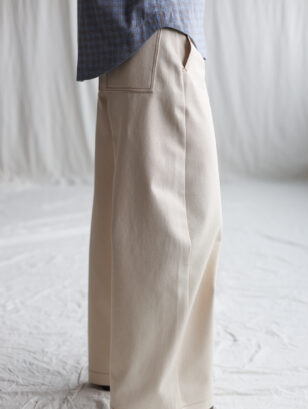 Natural cotton twill ballooned leg pants | Trousers | Sustainable clothing | OffOn clothing