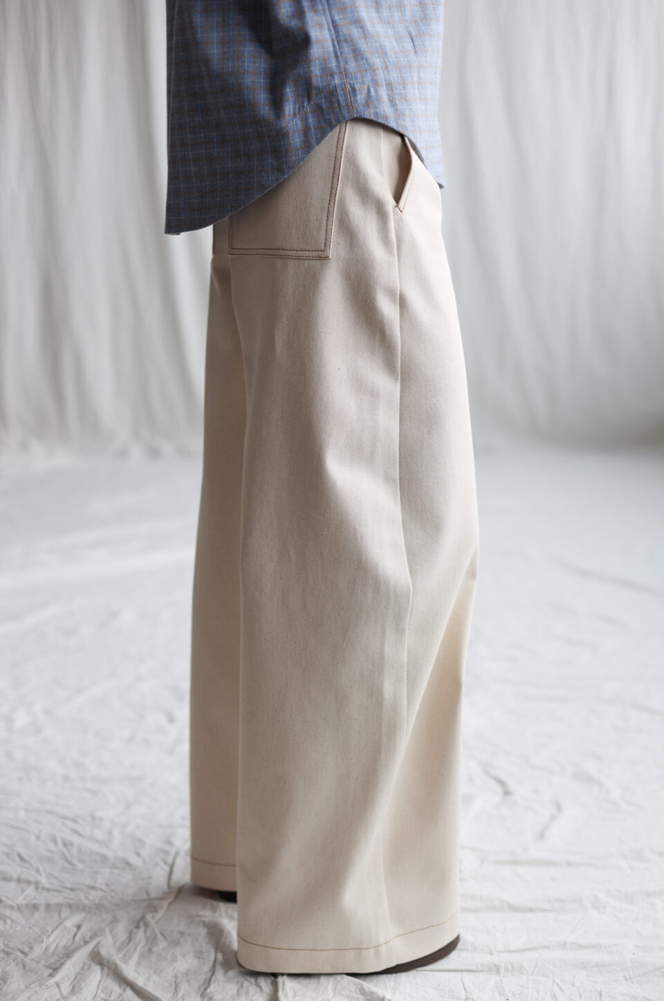 Natural cotton twill ballooned leg pants | Trousers | Sustainable clothing | OffOn clothing
