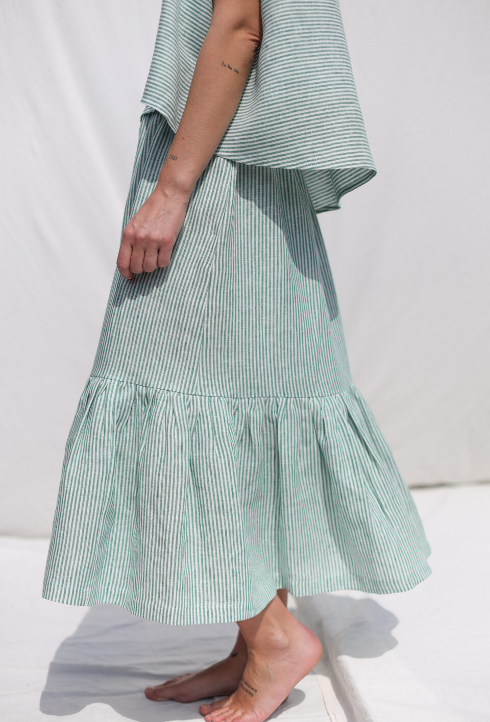 Linen ruffled hem skirt in green stripes | Skirt | Sustainable clothing | OffOn clothing