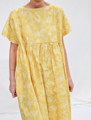 Oversized piccadilly poplin dress SILVINA in Darwin's Voyage Yellow print | Dress | Sustainable clothing | OffOn clothing
