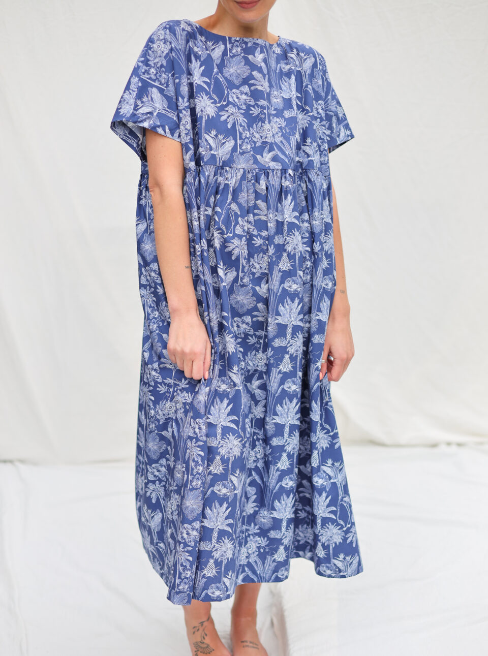 Oversized piccadilly poplin dress SILVINA in Darwin's Voyage Blue print | Dress | Sustainable clothing | OffOn clothing