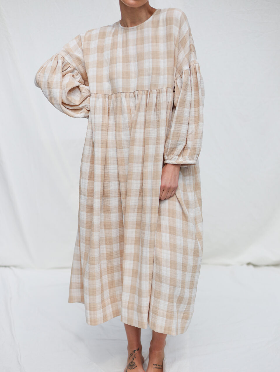Oversized beige double gauze checks dress GRETA | Dress | Sustainable clothing | OffOn clothing