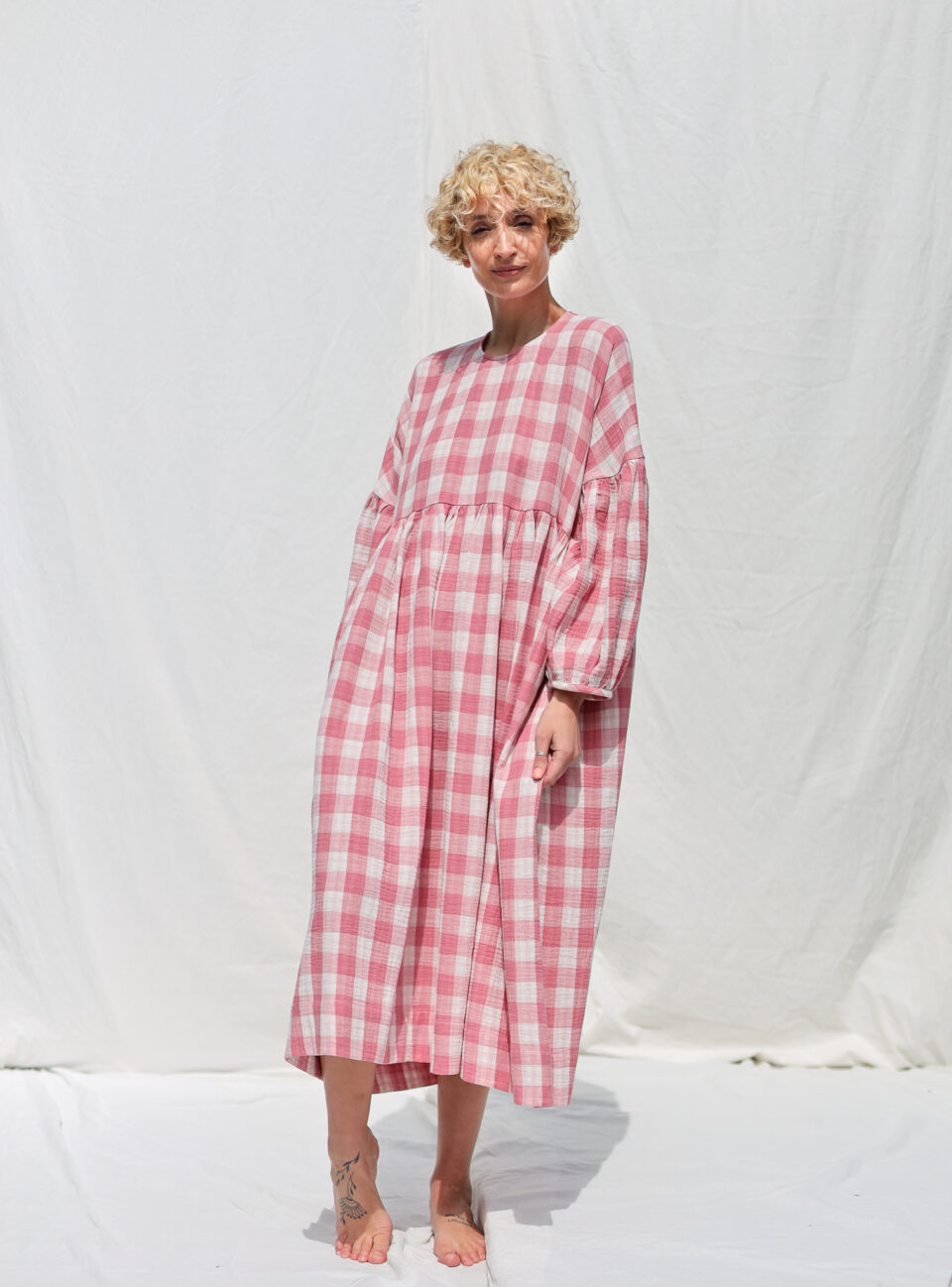 Oversized pink double gauze checks dress GRETA | Dress | Sustainable clothing | OffOn clothing