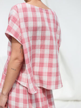 Oversized top in pink double gauze checks | Top | Sustainable clothing | OffOn clothing