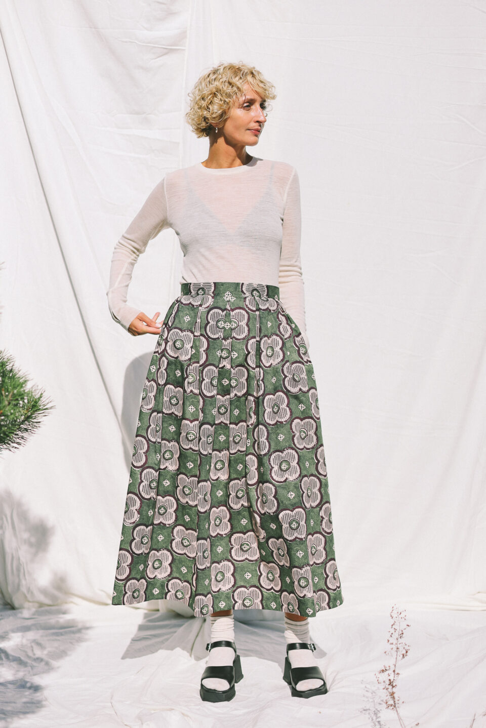 Pleated mid-calf skirt in floral CLOVER BLOCK print | Skirt | Sustainable clothing | OffOn clothing