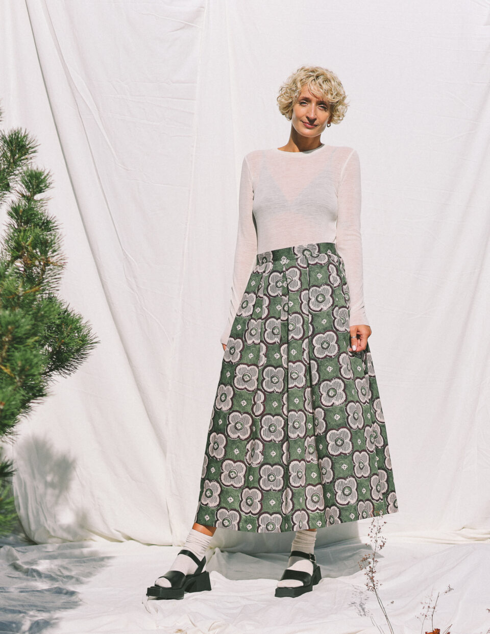 Pleated mid-calf skirt in floral CLOVER BLOCK print