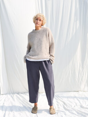 Heavy linen balloon trousers VIVIAN in navy blue color | Trousers | Sustainable clothing | OffOn clothing