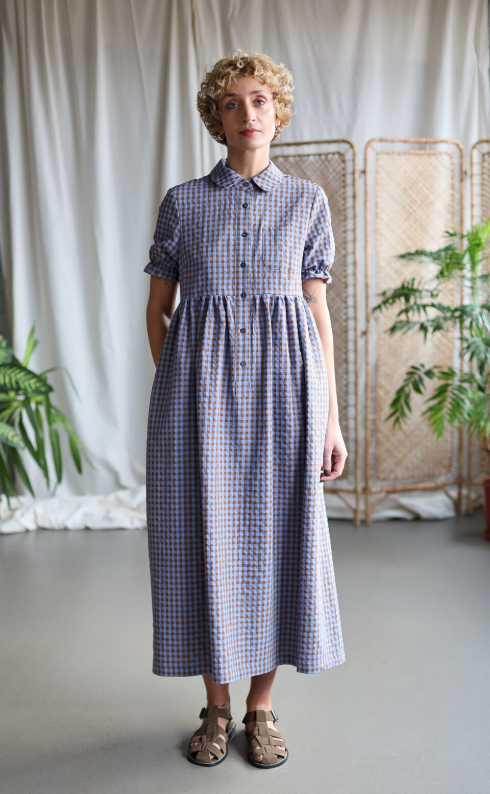 Peter Pan collar short ruffled sleeves dress in seersucker checks | Dress | Sustainable clothing | OffOn clothing