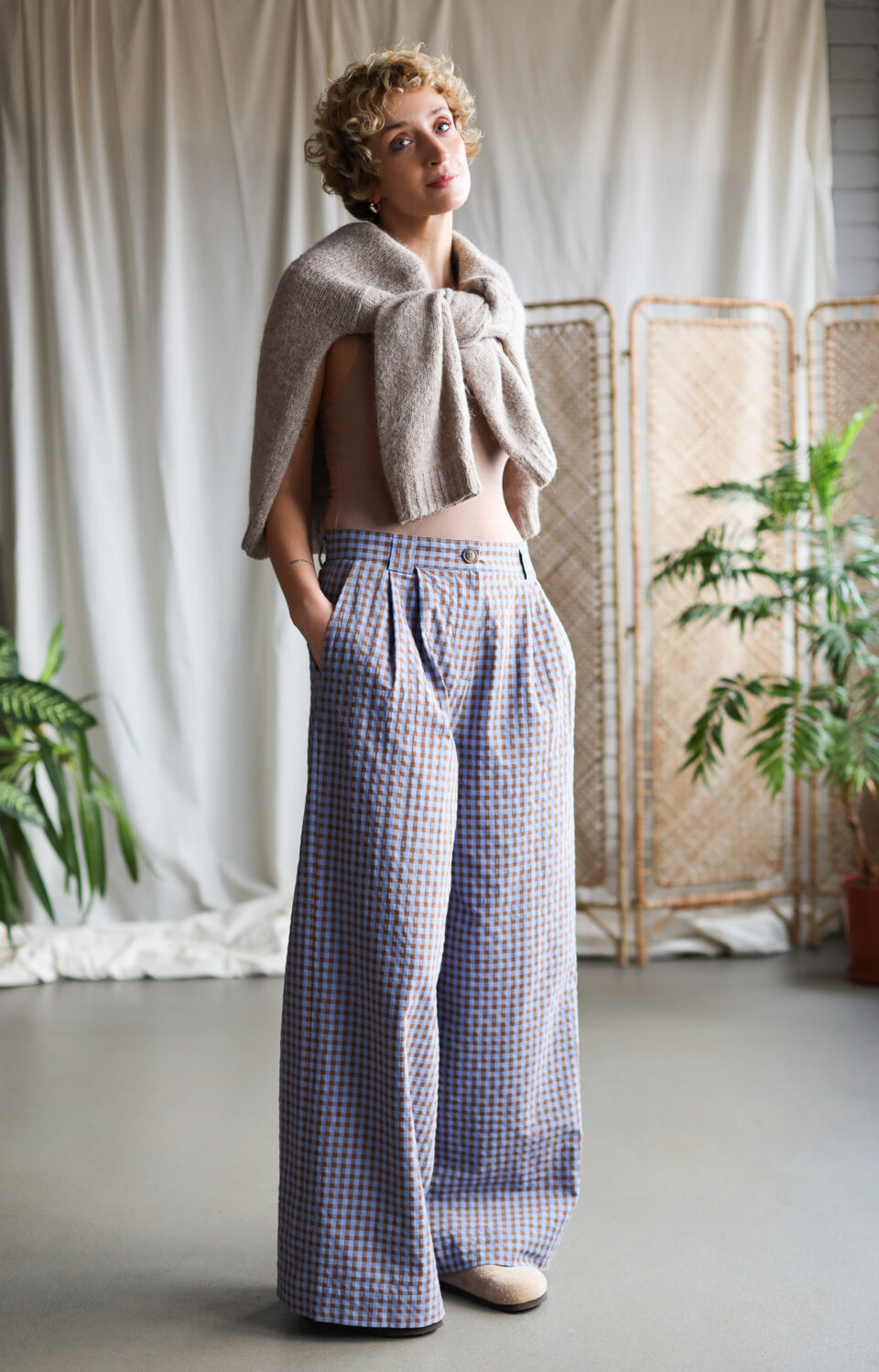 Wide leg palazzo trousers in seersucker checks - Image 3