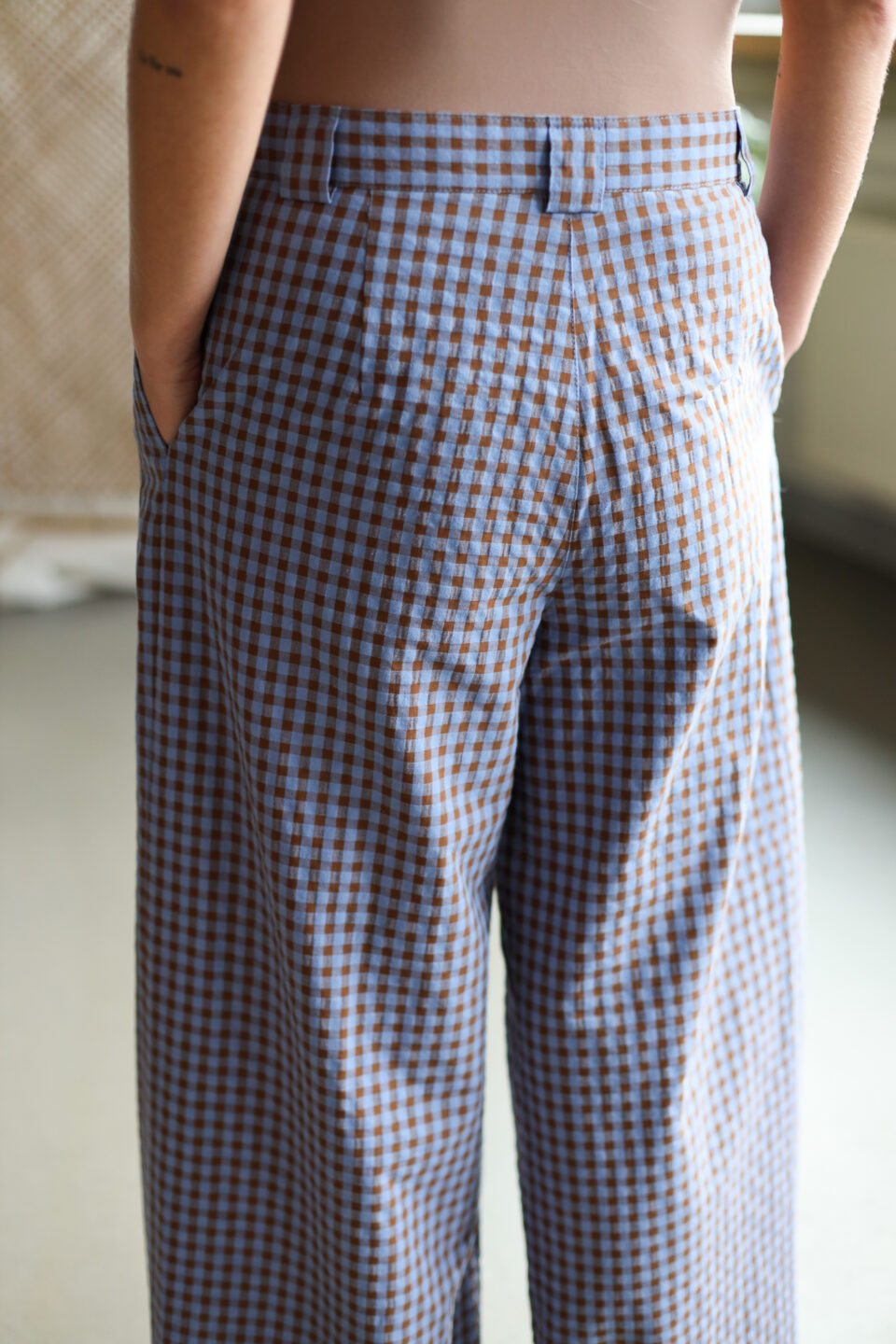 Wide leg palazzo trousers in seersucker checks - Image 5