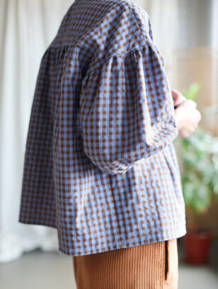 Dropped shoulders blouse LIA in blue bonnet seersucker checks | Tops | Sustainable clothing | OffOn clothing