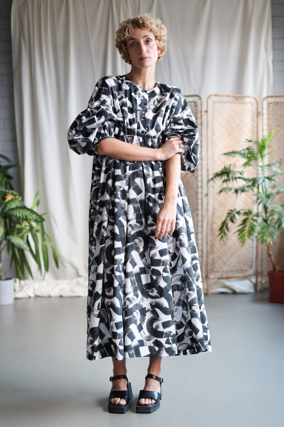 Abstract print oversized dropped shoulders dress GRETA - Image 3