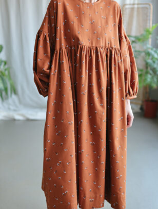 Floral long dropped sleeves dress GRETA in caramel cotton | Dress | Sustainable clothing | OffOn clothing