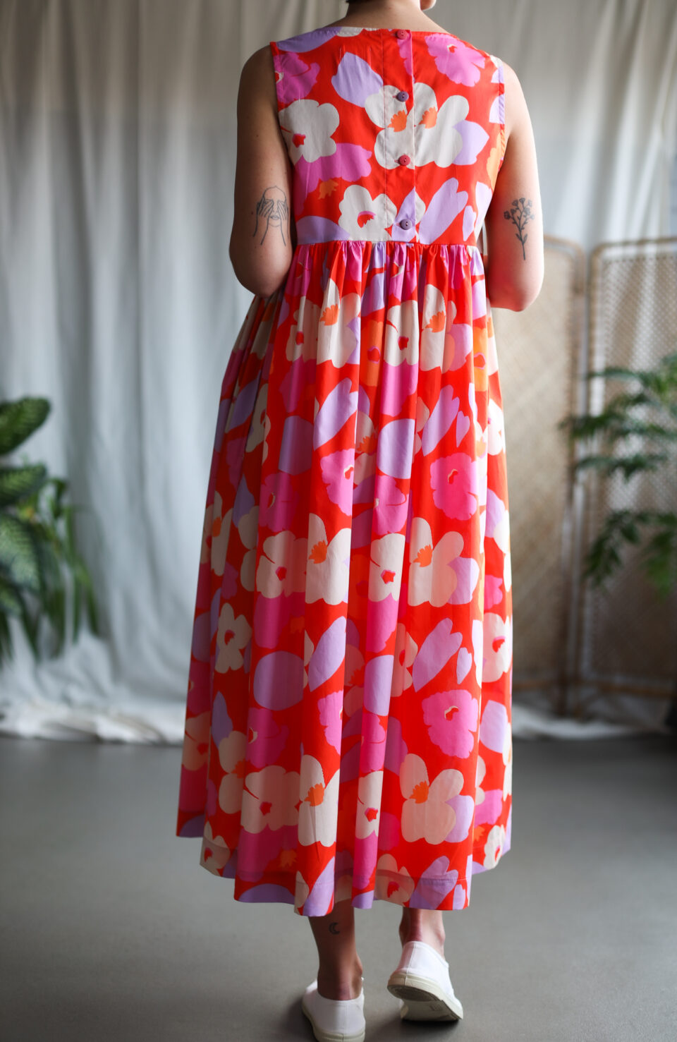 Sleeveless Bright Red Floral Smock Dress VERVE | Dress | Sustainable clothing | OffOn clothing