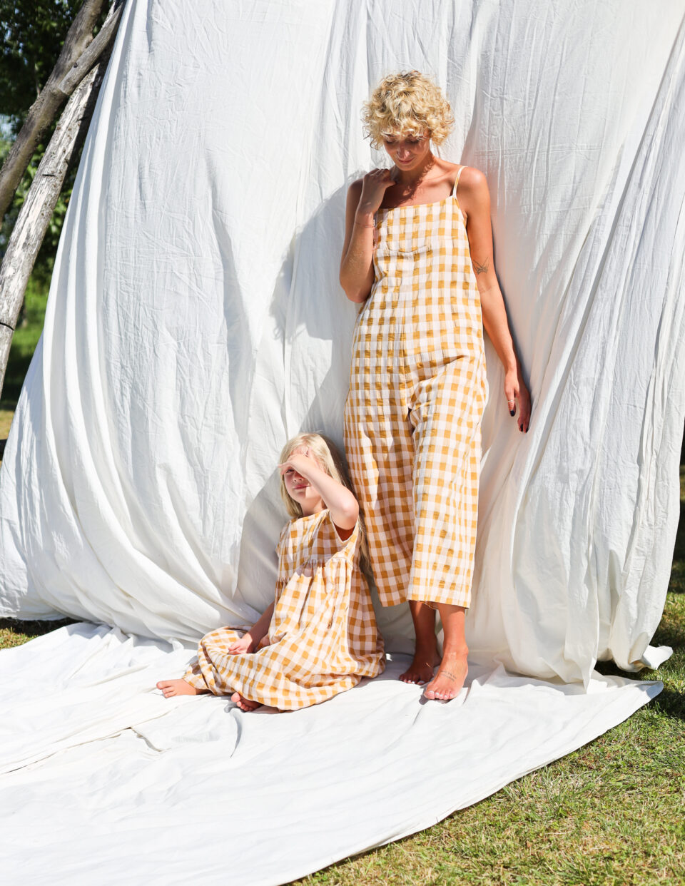 Matching mother and daughter jumpsuit and dress set - Image 1