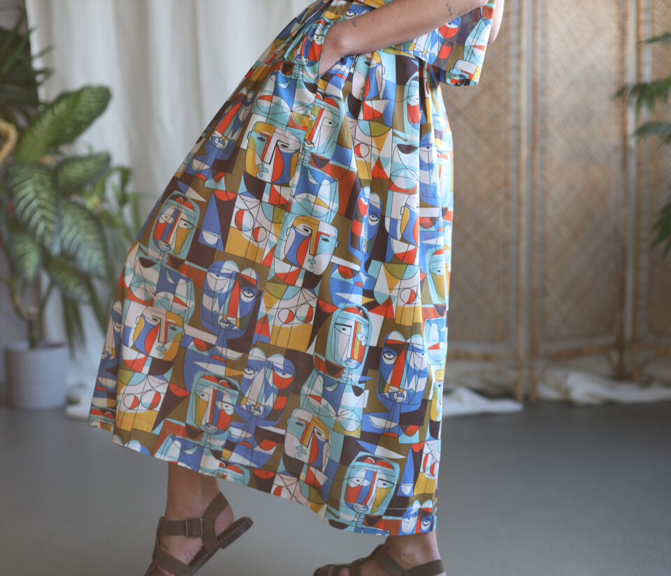 Abstract print silky cotton pleated Maxi skirt - Image 4