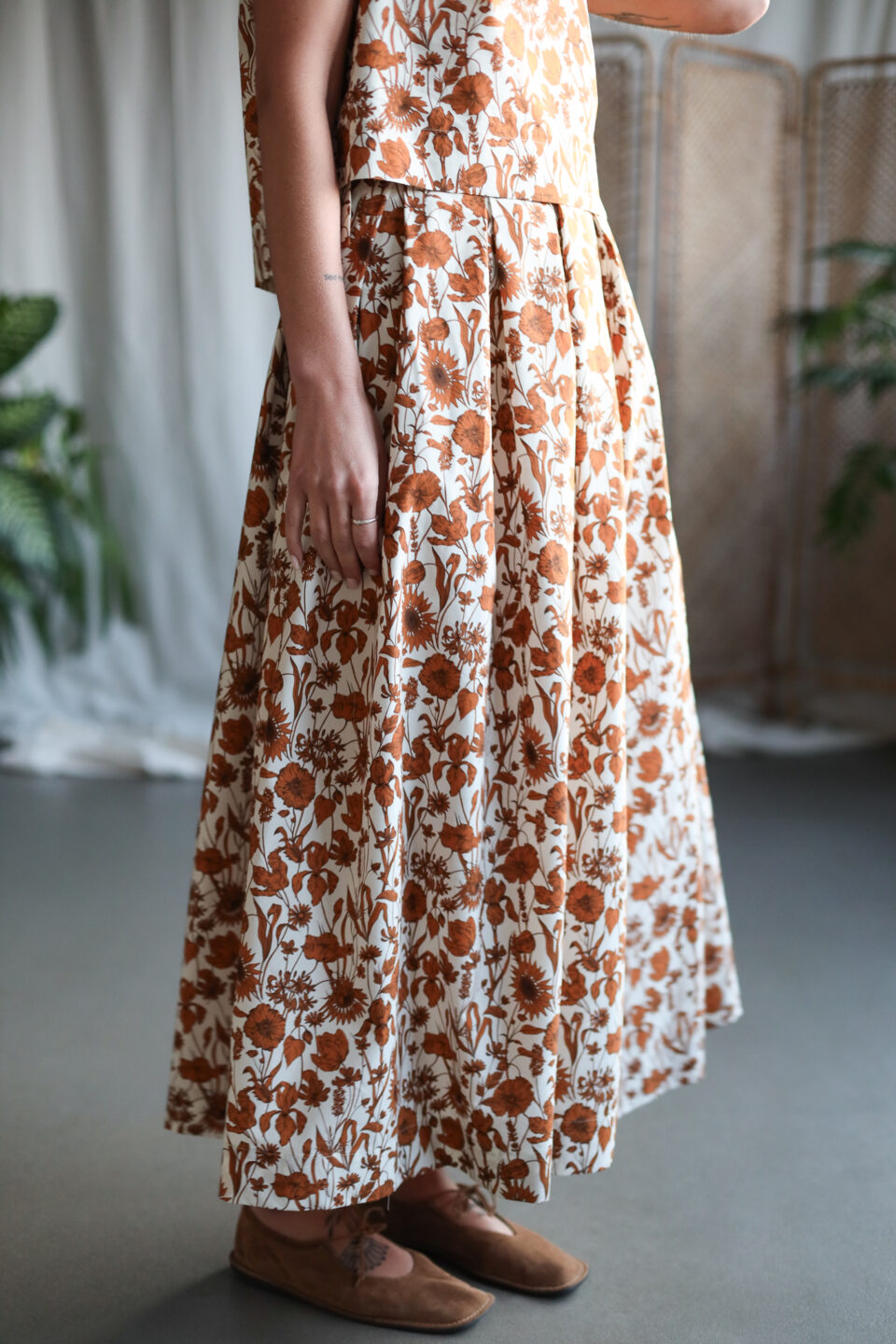 Floral print pleated Maxi skirt in piccadilly poplin cotton - Image 2