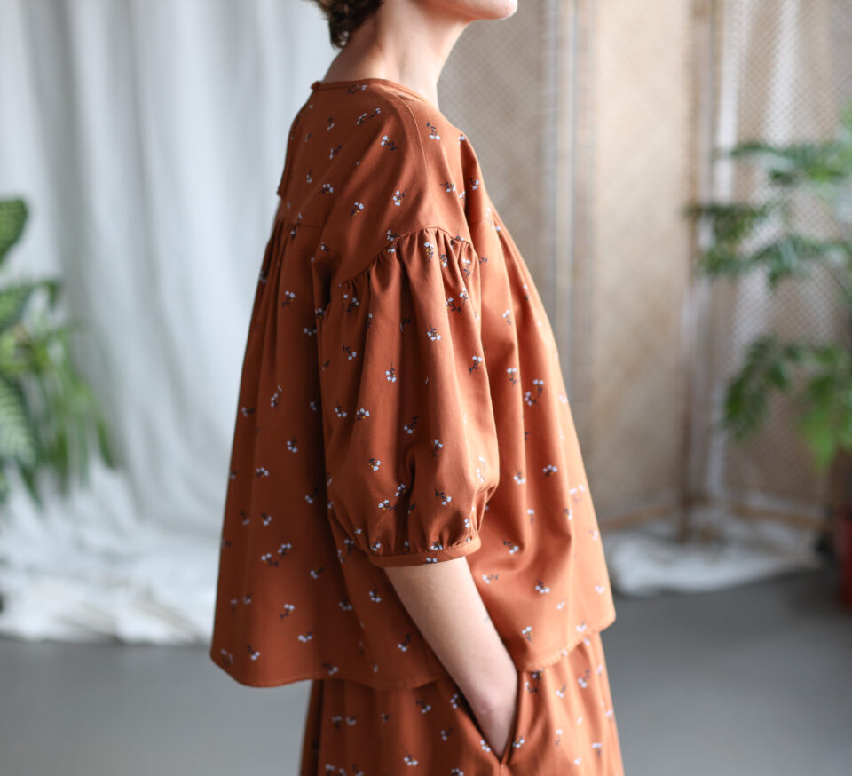 Dropped shoulders floral cotton blouse LIA | Blouse | Sustainable clothing | OffOn clothing