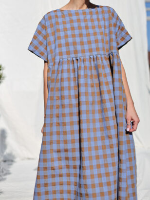 Oversized seersucker checks dress SILVINA in blue bonnet print | Dress | Sustainable clothing | OffOn clothing