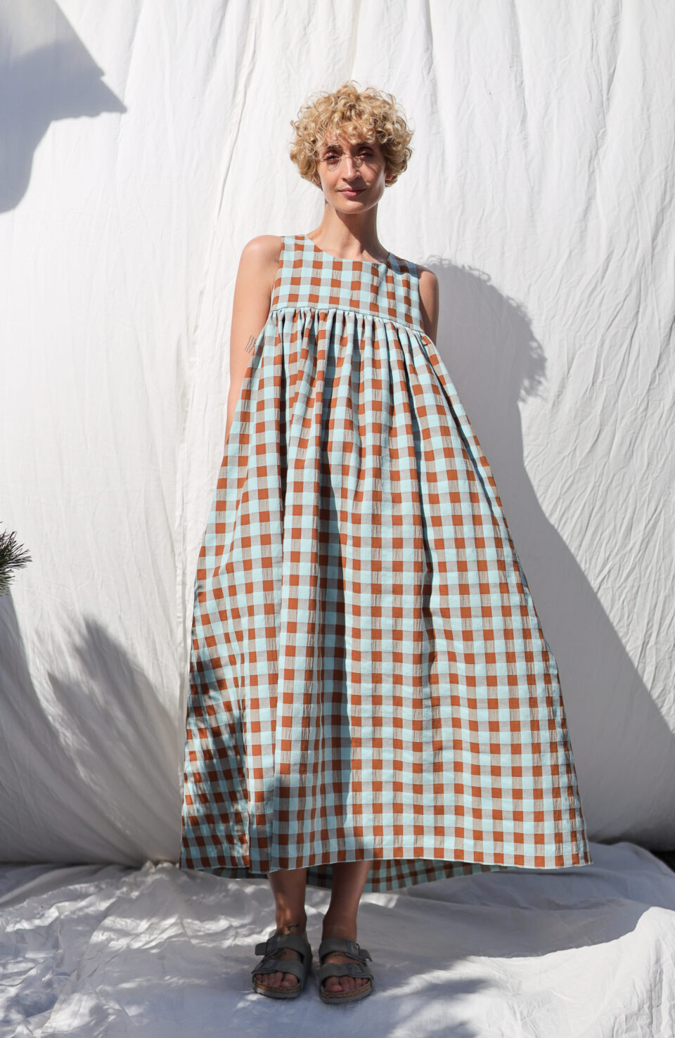 Sleeveless loose fit Maxi dress LILOU in Eggshell Blue seersucker checks | Dress | Sustainable clothing | OffOn clothing