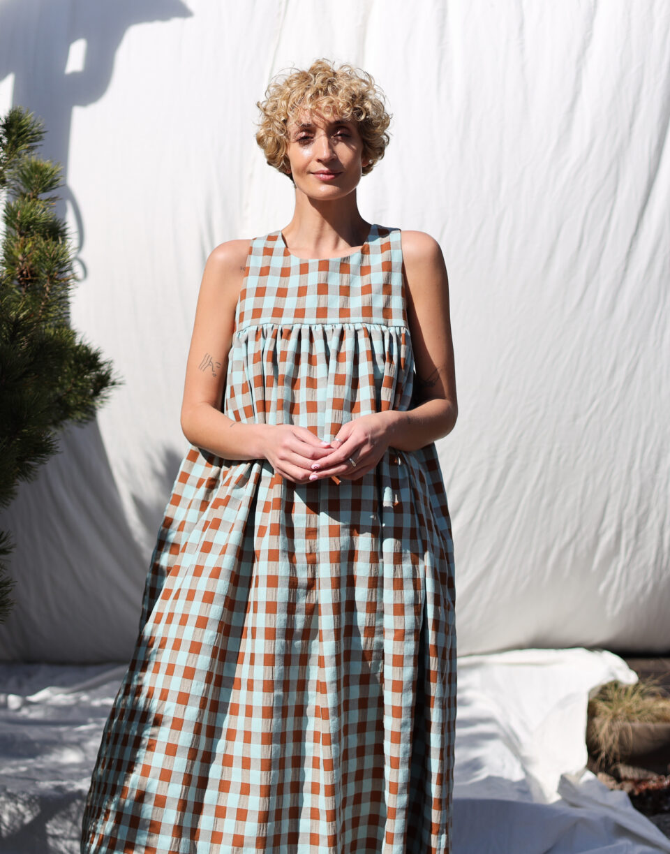 Sleeveless loose fit Maxi dress LILOU in Eggshell Blue seersucker checks - Image 3
