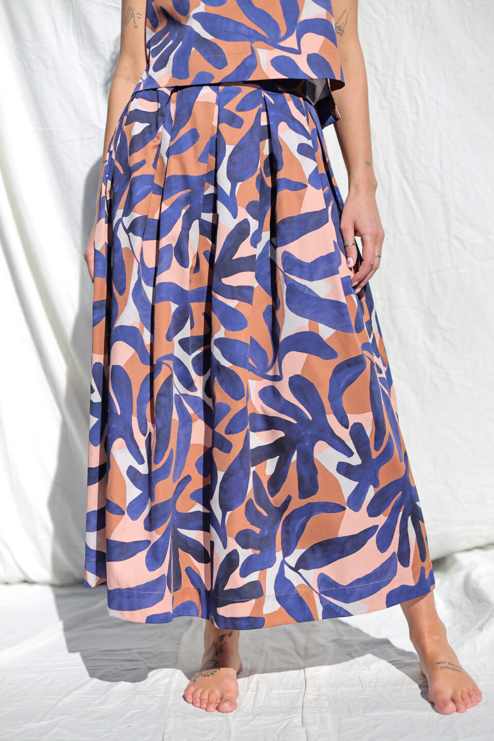 Abstract print cotton pleated regular waist skirt | Dress | Sustainable clothing | OffOn clothing