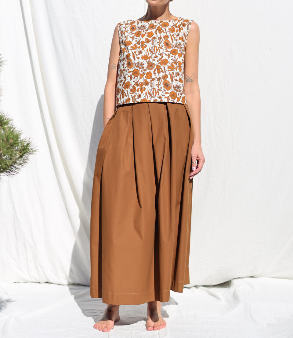Organic cotton poplin pleated skirt in Tobacco color - Image 1