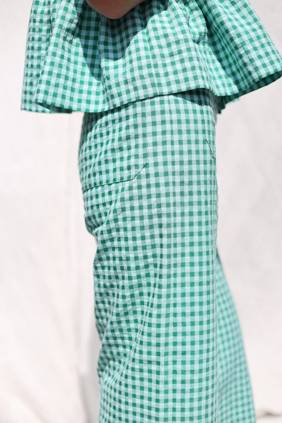 Higher waist cropped leg culottes in jungle green seersucker checks - Image 3