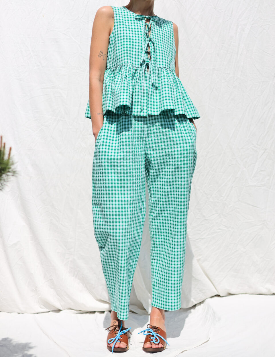 Balloon trousers VIVIAN in jungle green seersucker checks - Image 1