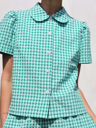 Peter Pan collar short sleeve blouse in jungle green seersucker checks | Tops | Sustainable clothing | OffOn clothing