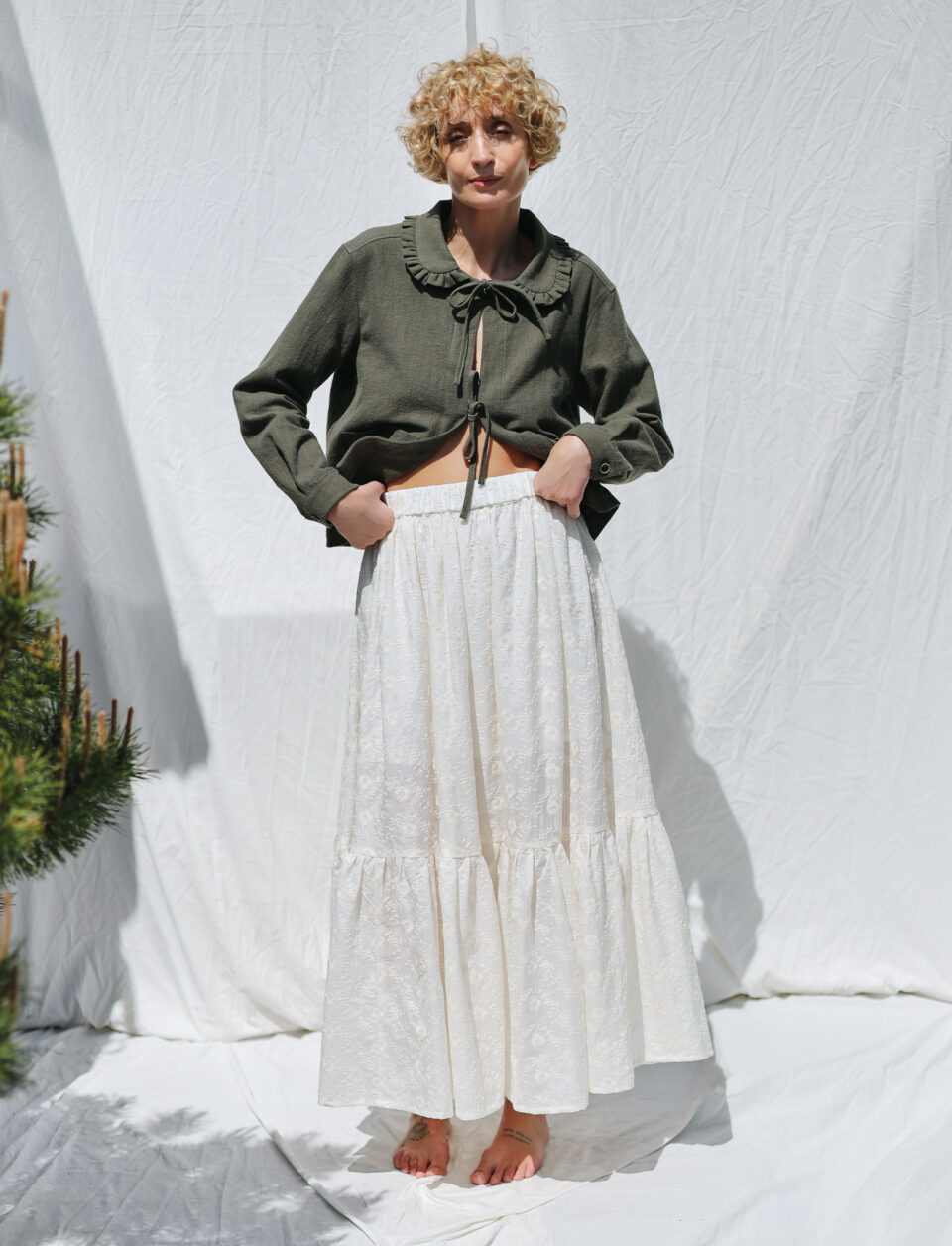 Heavy Linen Jacket with Peter Pan Ruffle Collar and Ties - Image 5