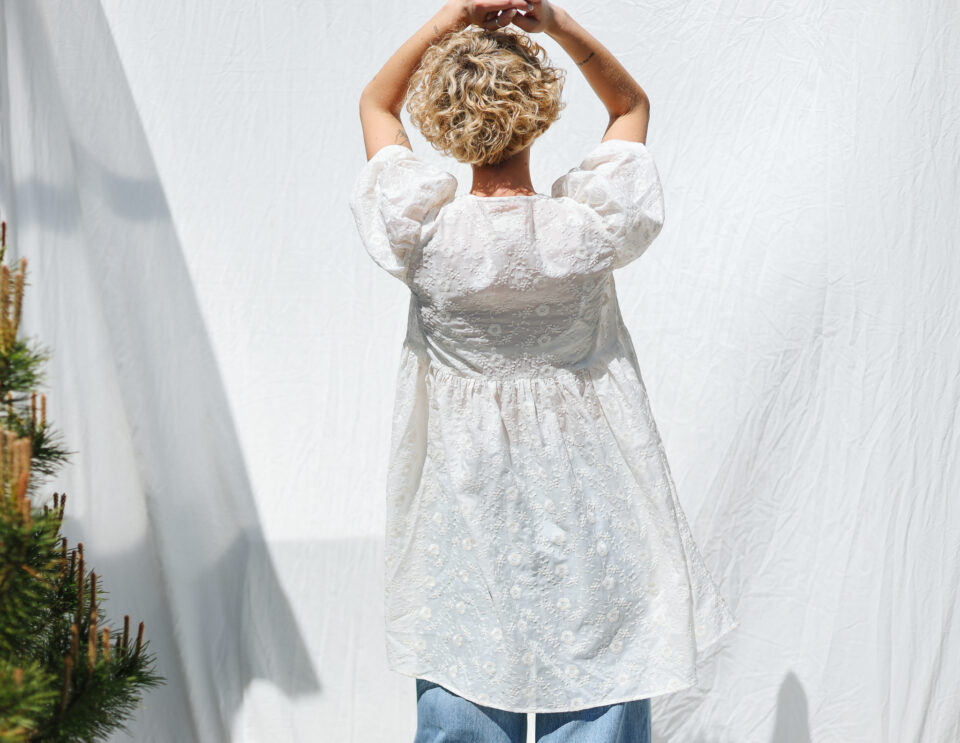 Puffy Sleeves Babydoll Dress in Ivory Embroidered Silk and Cotton - Image 2