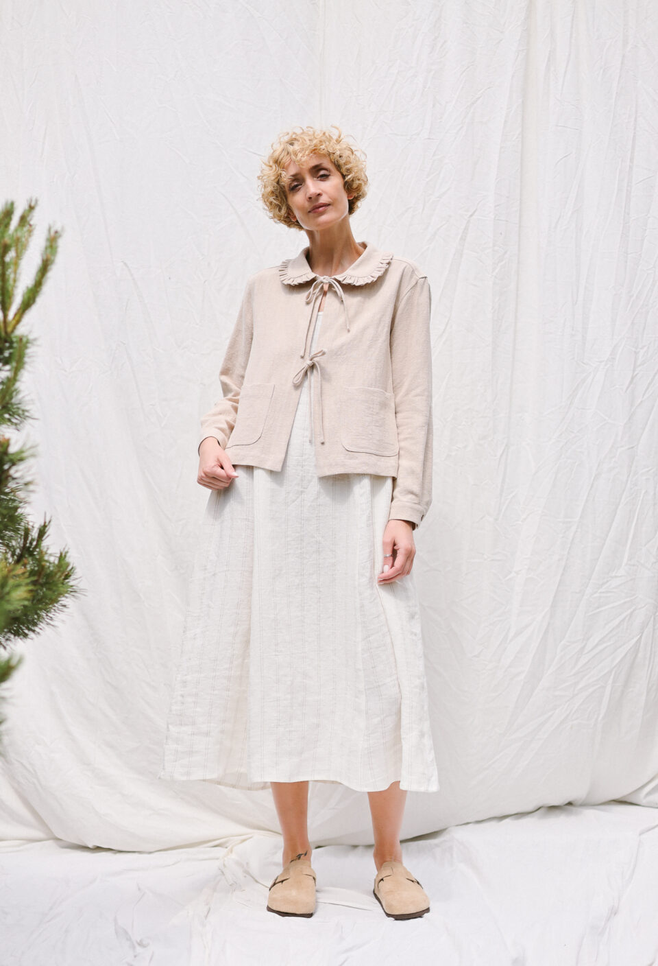 Beige heavy linen jacket with Peter Pan ruffle collar and ties