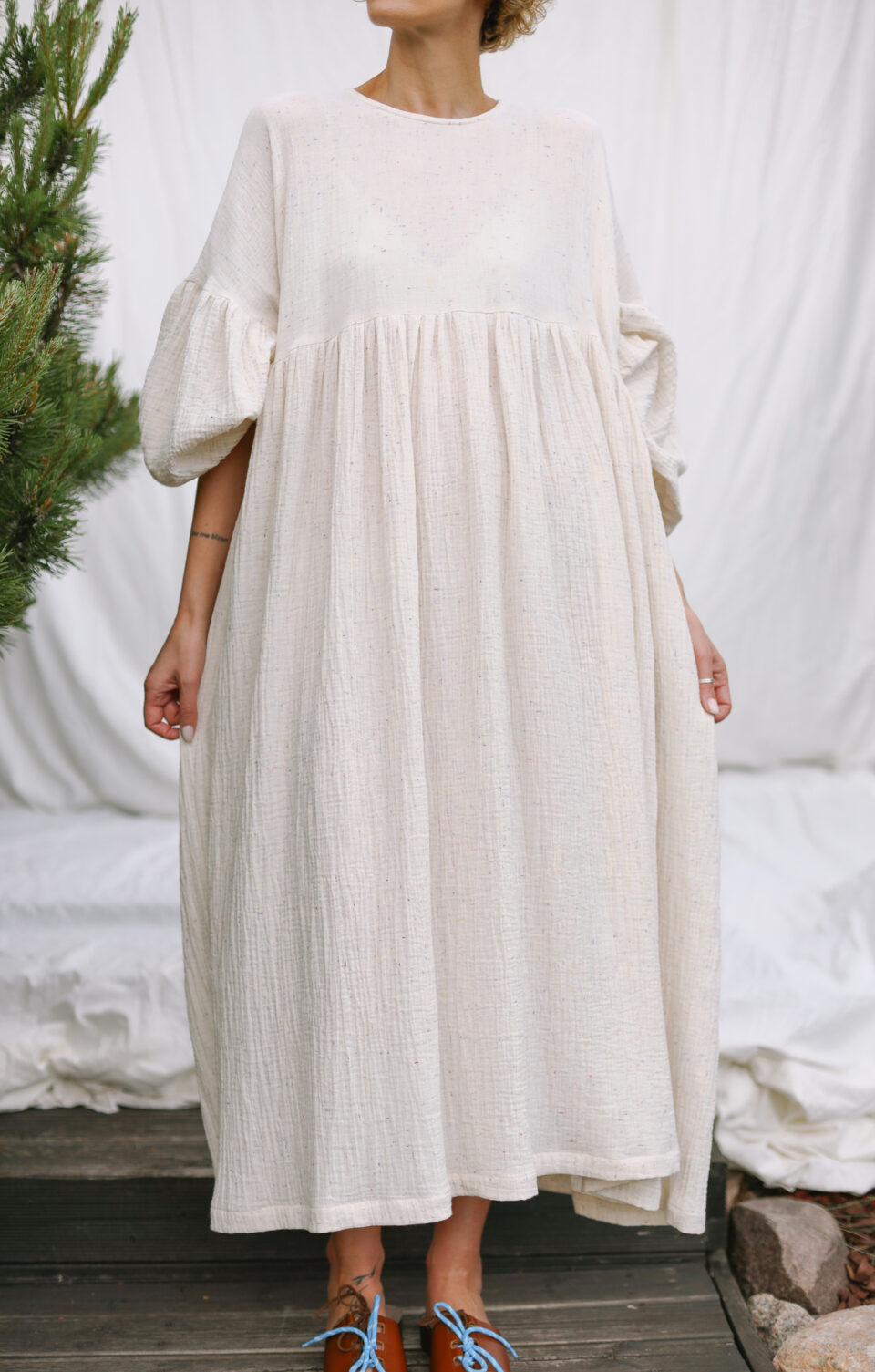 Oversized double gauze dress GRETA in melange ice cream color - Image 5