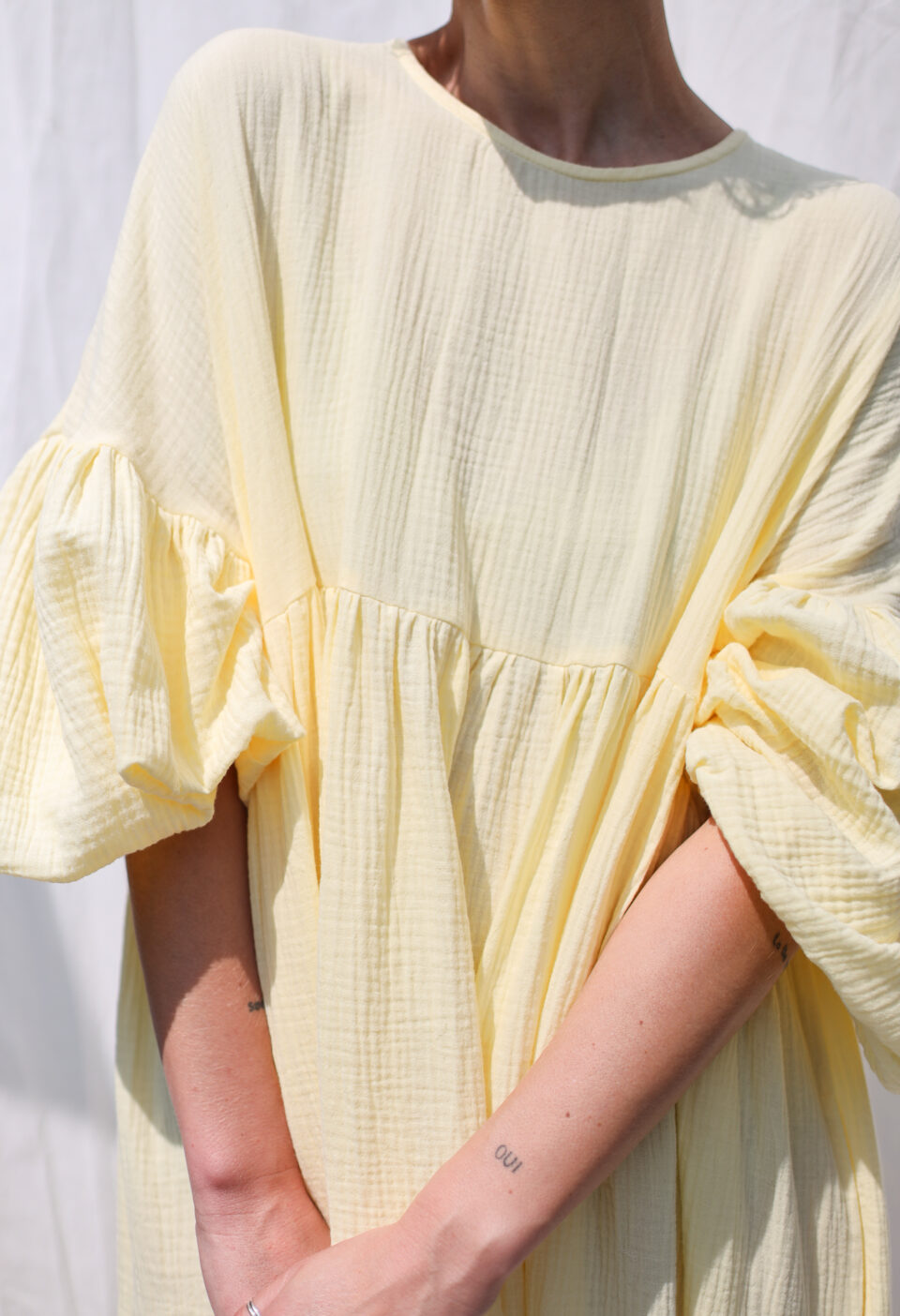 Oversized double gauze dress GRETA in vanilla color - Image 3